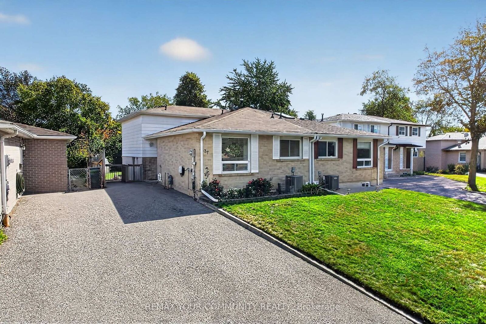 Property Photo:  37 Coxworth Crescent  ON M1B 1E2 