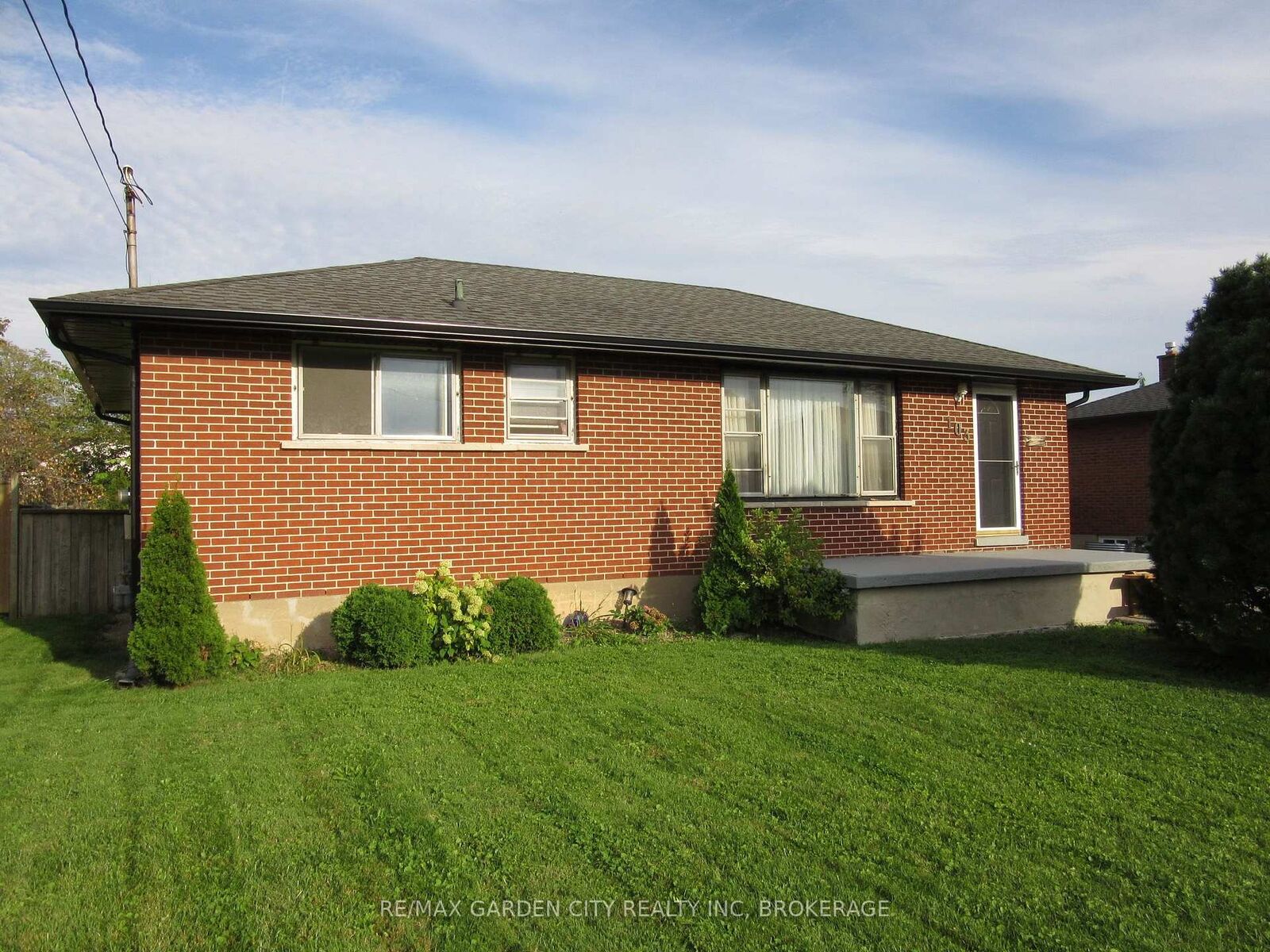 Property Photo:  103 Kilgour Avenue  ON L3C 2P8 