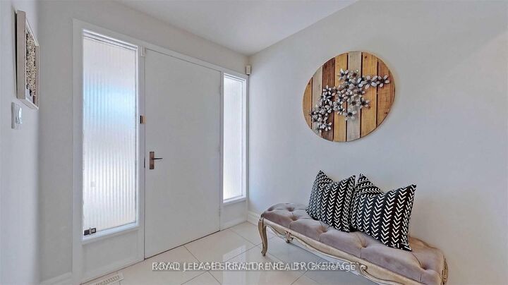 Property Photo: 17 Baroness Crescent Upper ON M2J 3K4