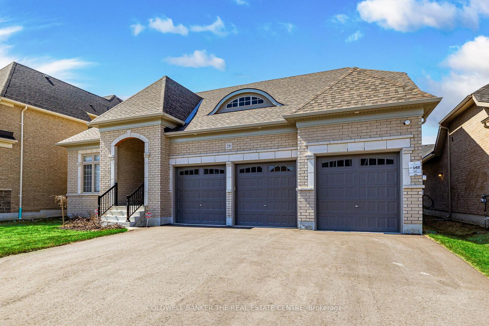 Property Photo:  28 Bellflower Crescent  ON L0G 1W0 