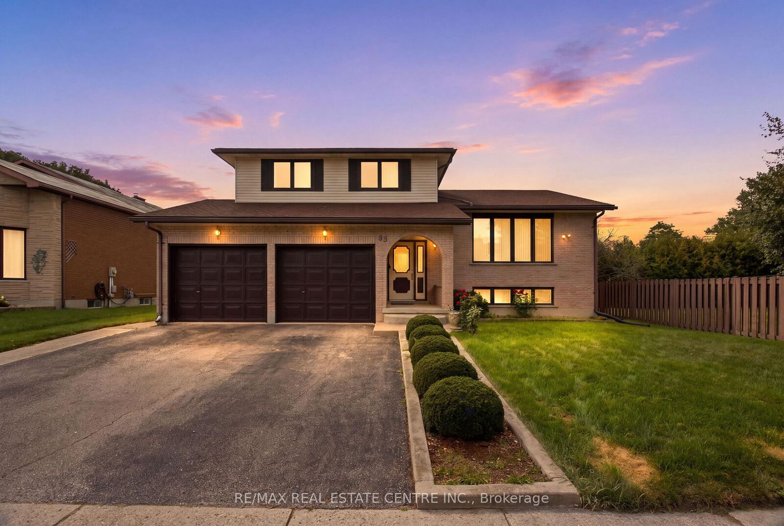 Property Photo:  93 Old Chicopee Drive  ON N2A 3R7 