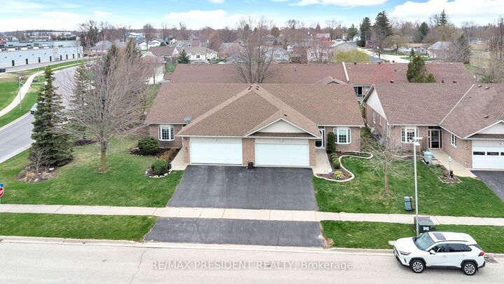 Property Photo:  789 Brock Street  ON N4W 3T4 