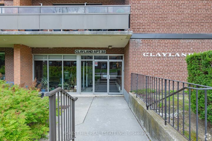 Property Photo:  32 Clayland Drive 207  ON M3A 2A5 