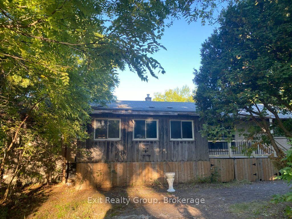 Property Photo:  553 Murray Street  ON K8V 5P4 