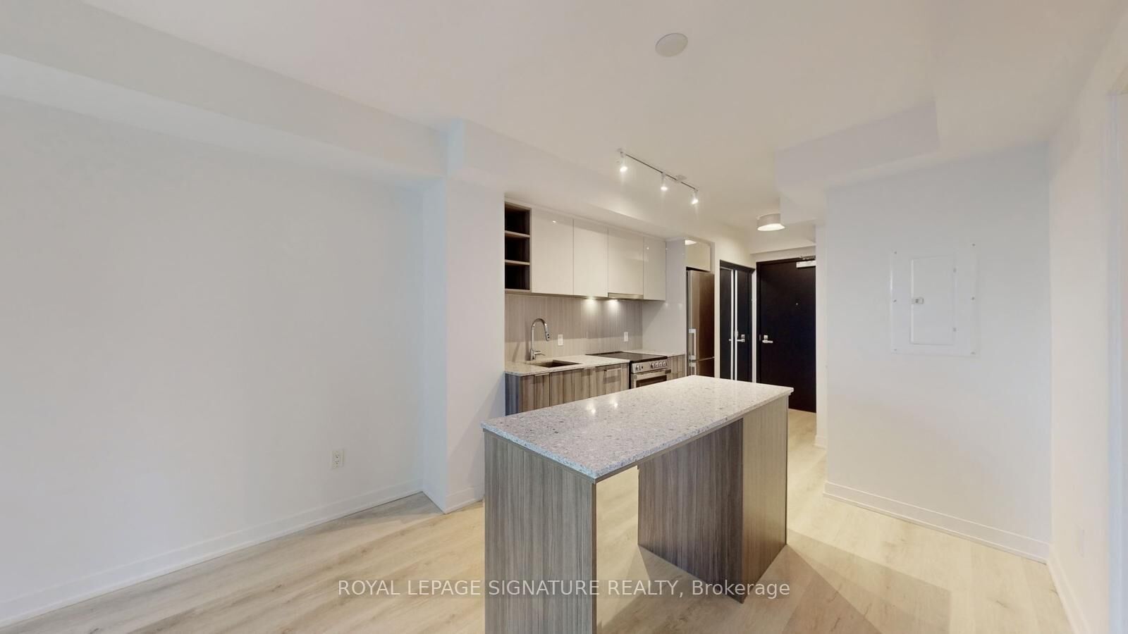 Property Photo:  31 Tippett Road 543  ON M3H 0C8 