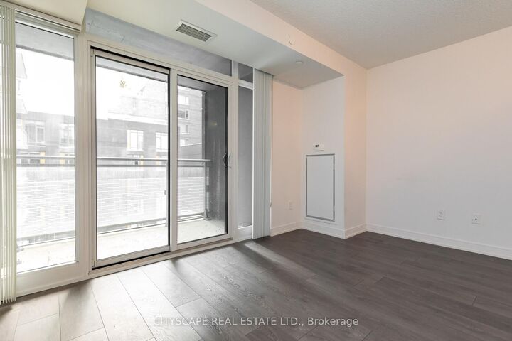 Property Photo:  525 Adelaide Street W 702  ON M5V 1T6 