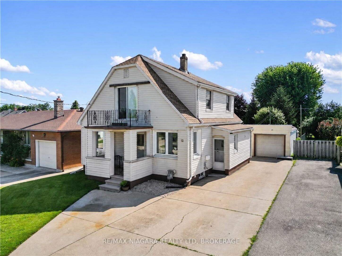 Property Photo:  12 West Street S Upper  ON L2V 2R6 