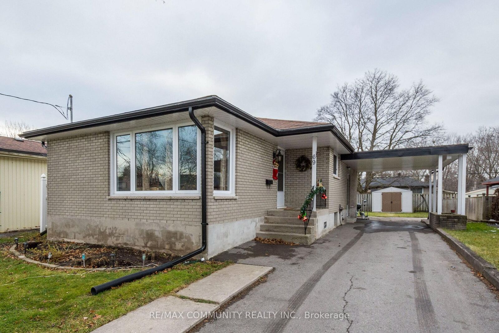 Property Photo:  69 Elizabeth Crescent Main Floor  ON K8N 1K7 