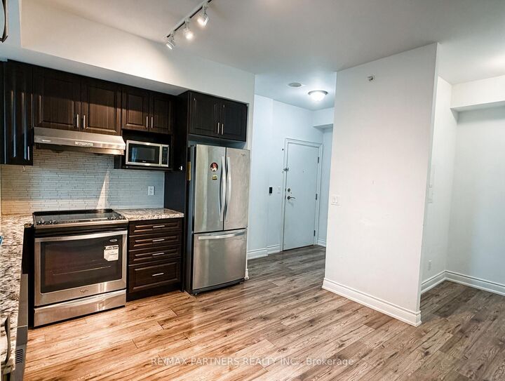 Property Photo: 38 Cedarland Drive 605 ON L6G 0G7