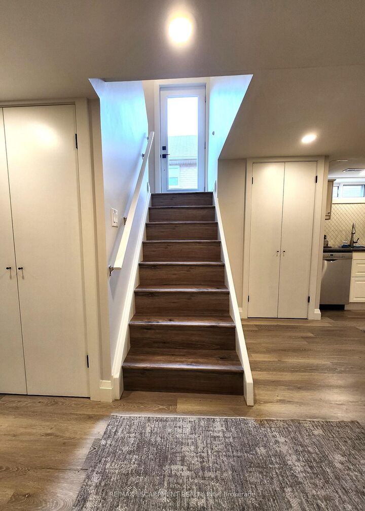 Property Photo:  404 Nelson Street Lower  ON N3S 4E8 