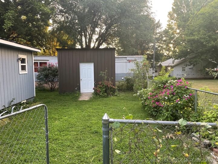 Property Photo: 310 S Cherokee Street OK 74960