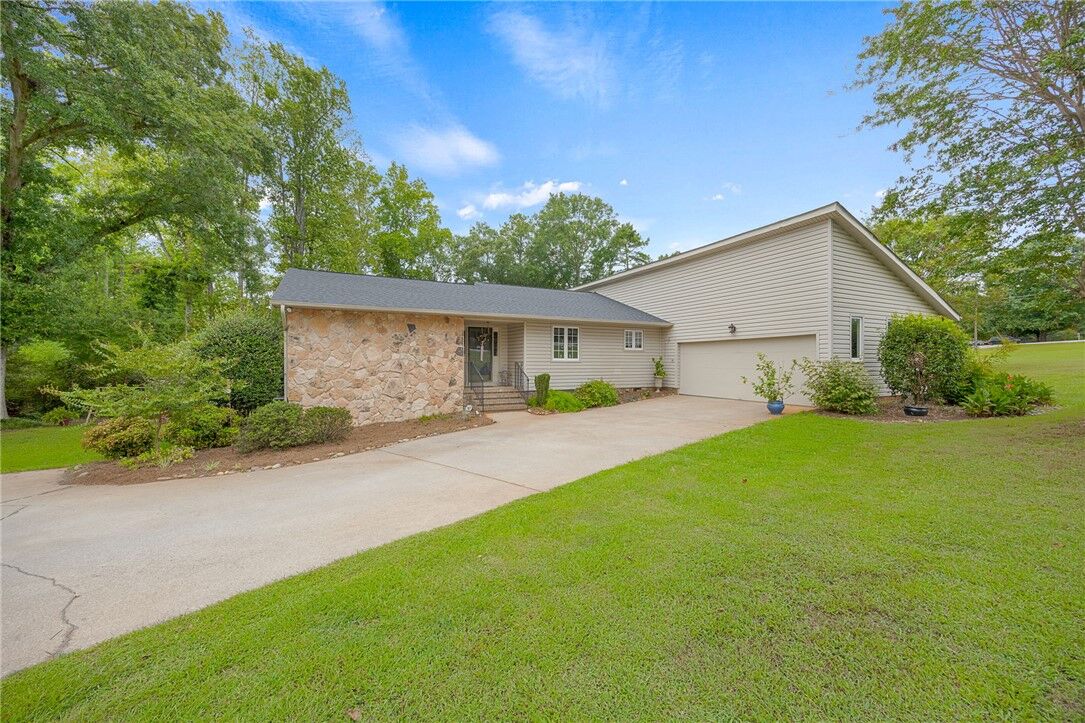 Property Photo: 131 Bowen Road SC 29621