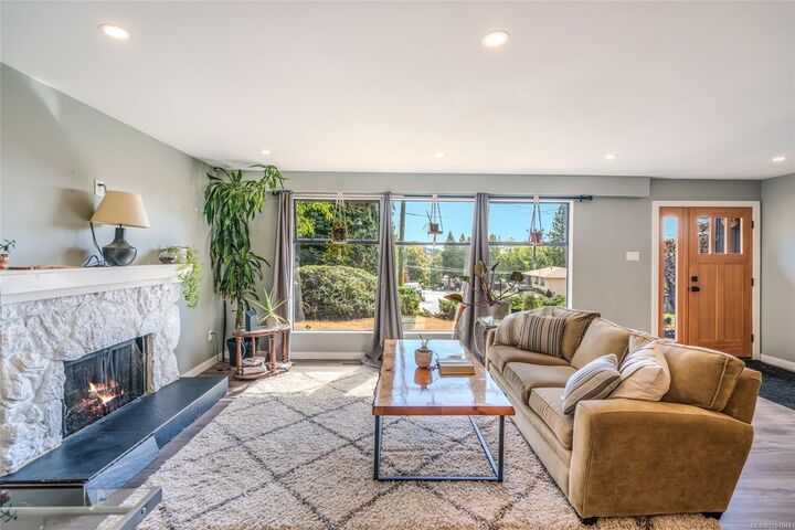 Property Photo:  3809 Morris Pl  BC V9T 3W2 