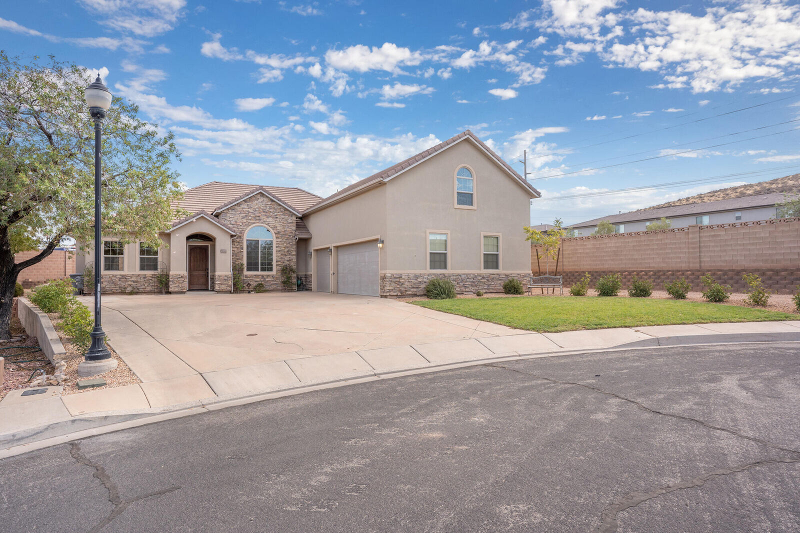 Property Photo: 1463 E 3090 S Cir UT 84790