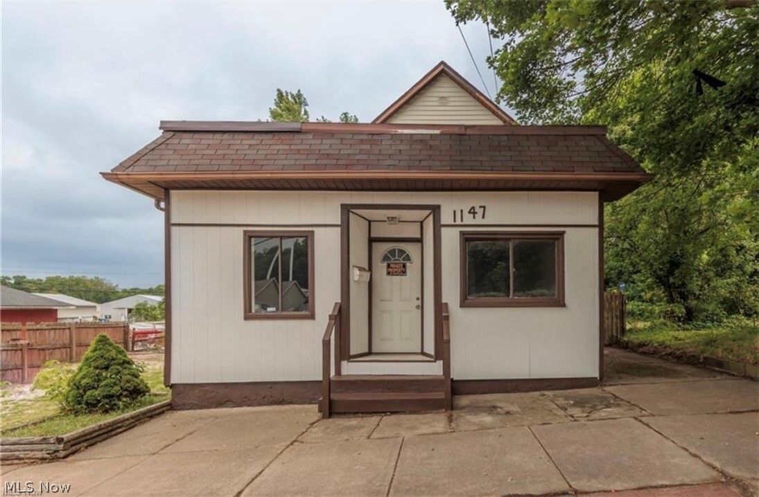 Property Photo:  1147 Newton Street  OH 44305 