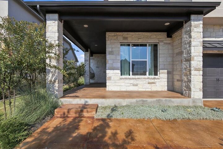 Property Photo: 610 Arundel Road TX 78738
