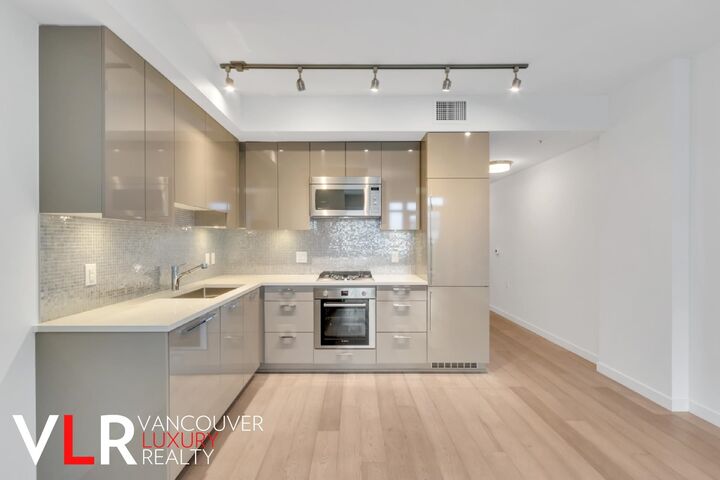 Property Photo:  4171 Cambie Street 307  BC V5Z 2Y2 