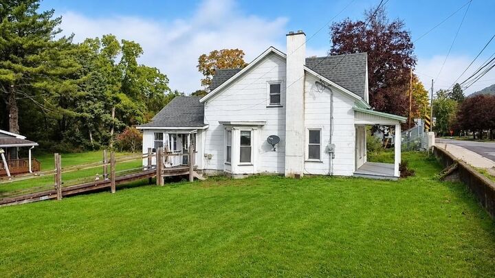 Property Photo: 1103 Main Street PA 18834