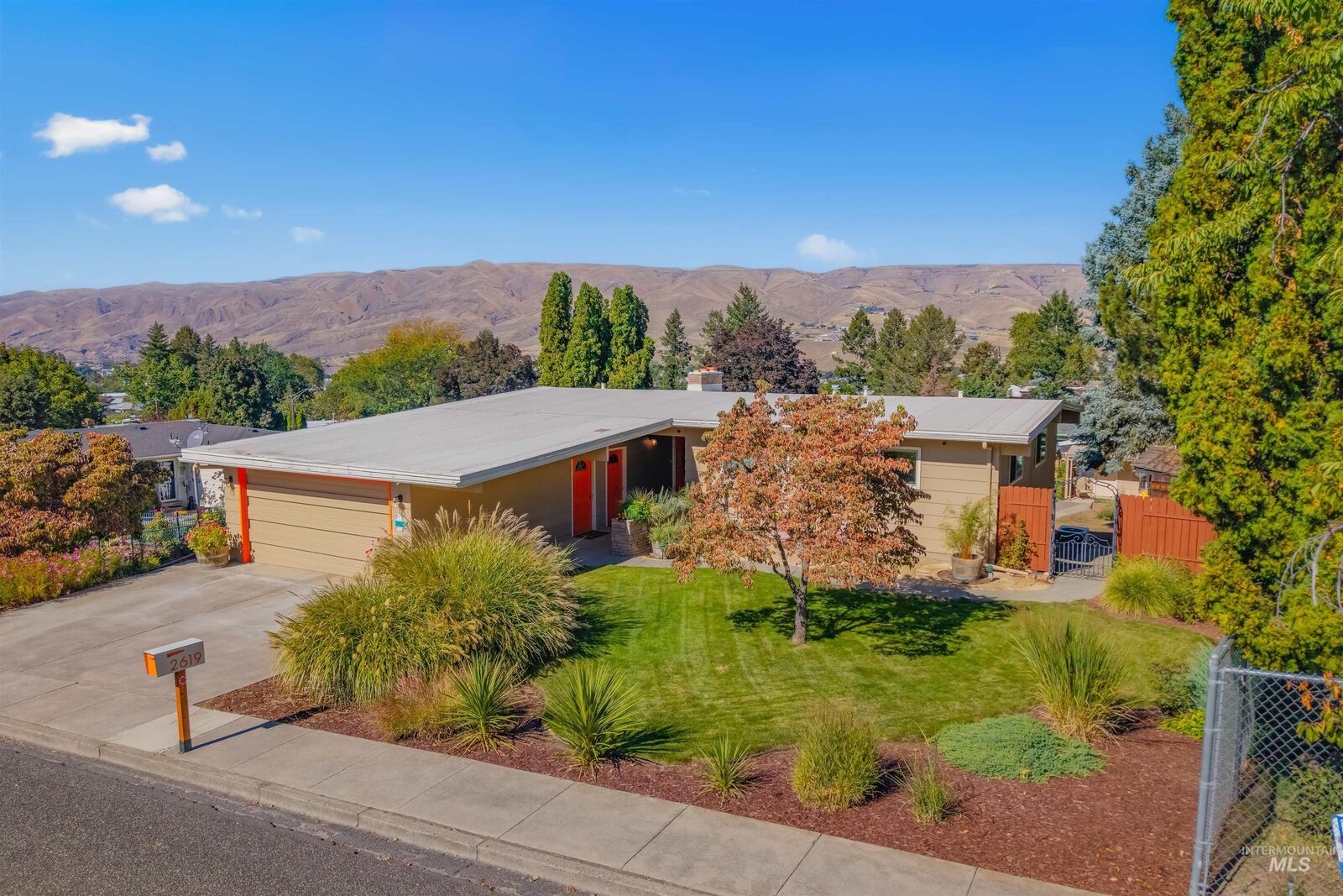 Property Photo:  2619 11th Ave  ID 83501 