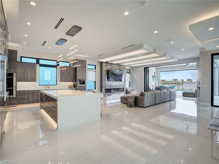 Property Photo: 841 San Carlos Dr FL 33931