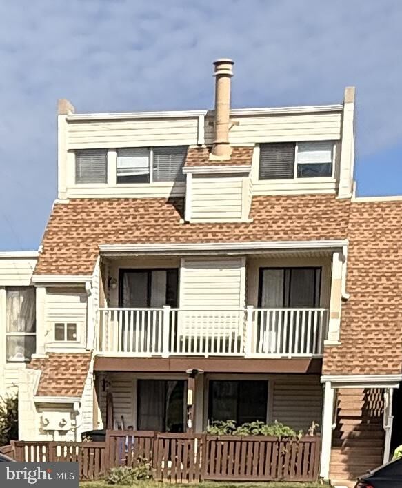 Property Photo: 1006 Warwick Court B VA 20164