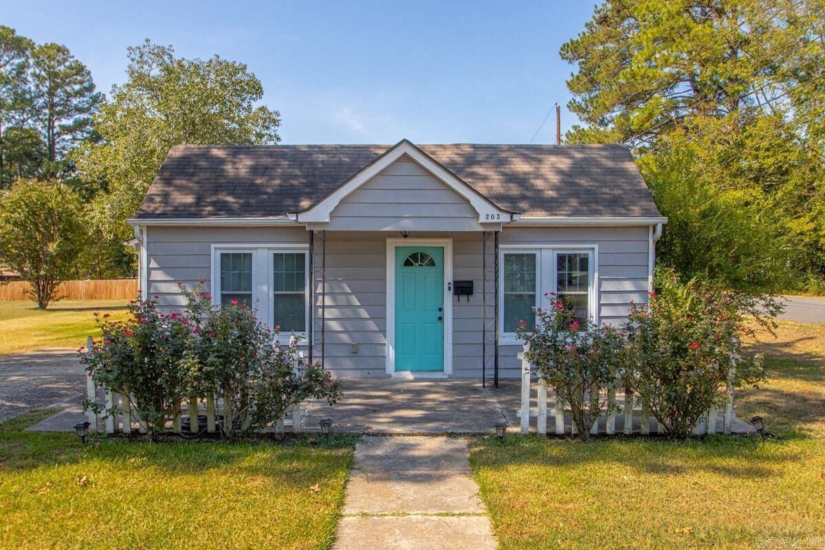 Property Photo:  203 S Martin Street  AR 72015 