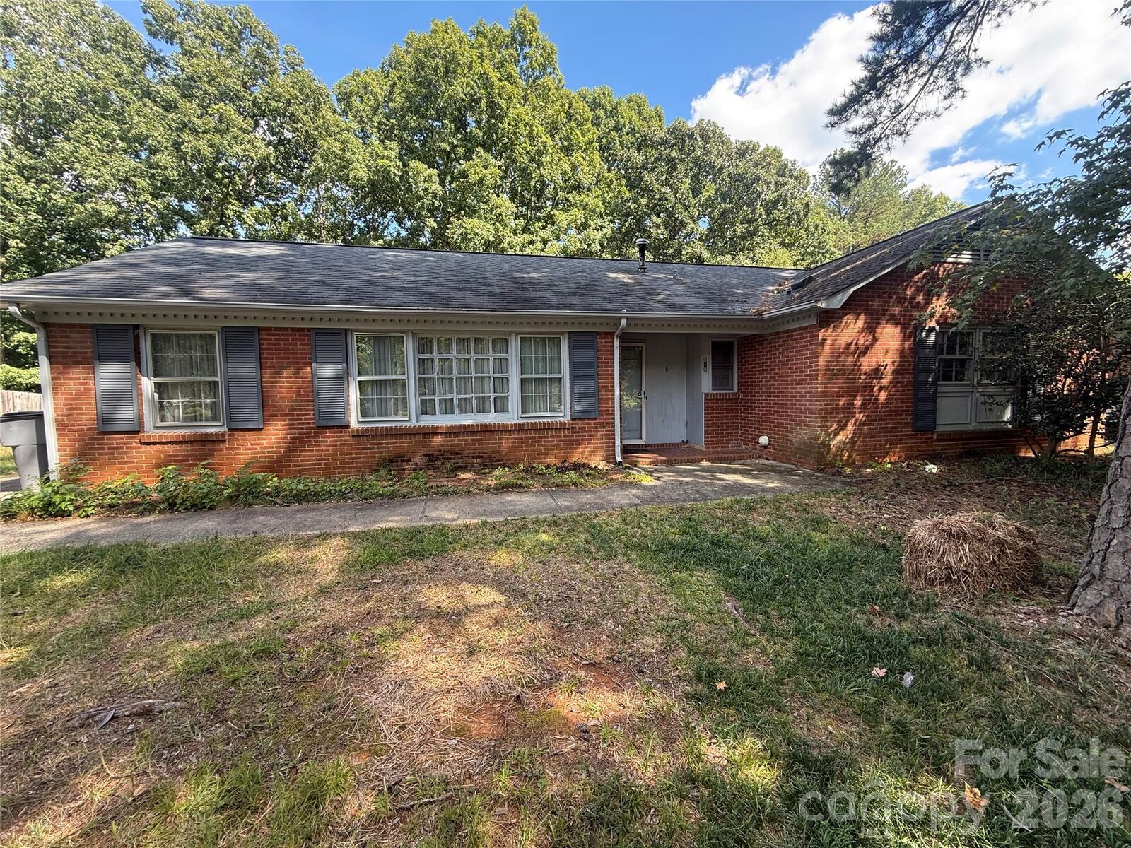 Property Photo:  818 McLaughlin Drive  NC 28212 