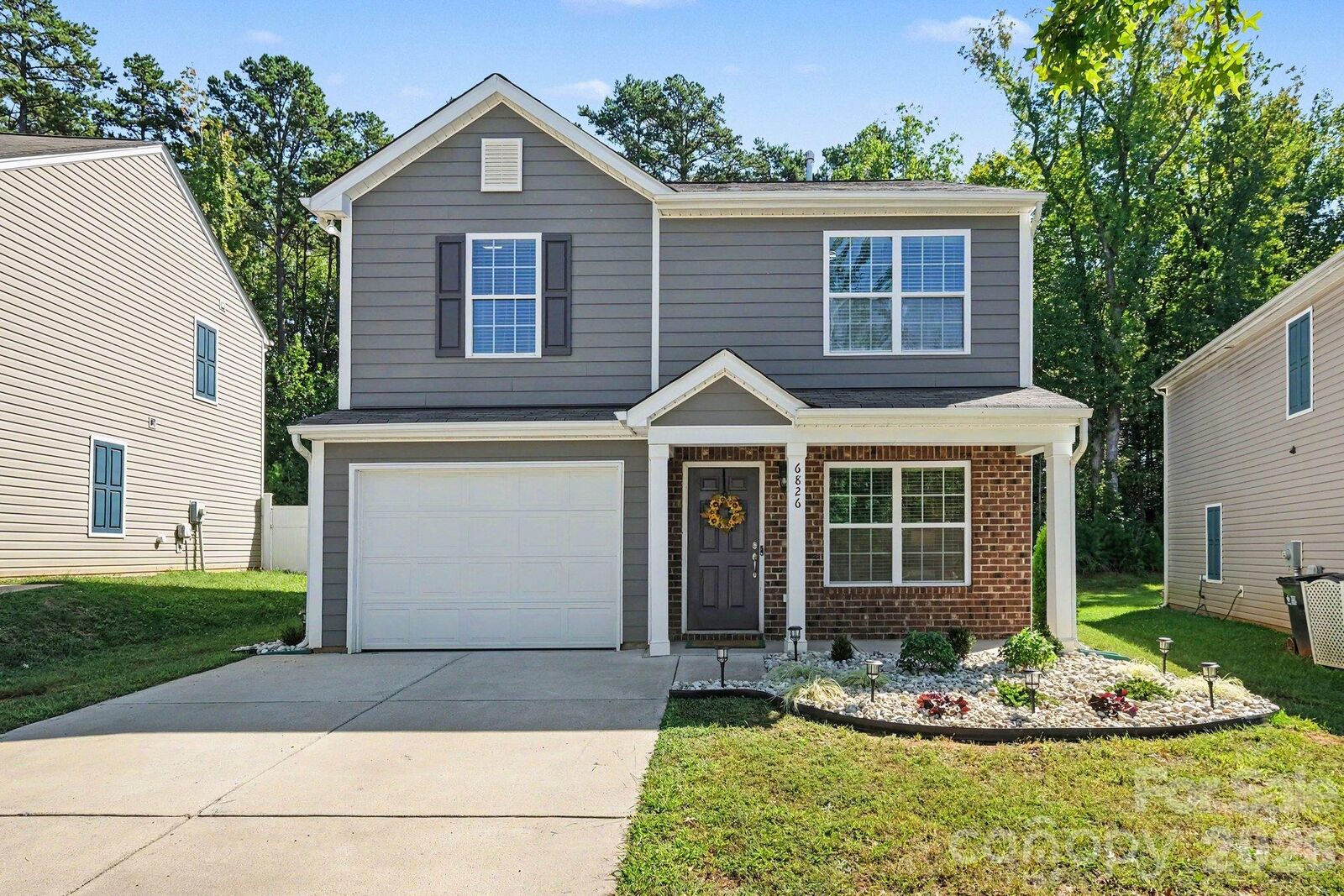 Property Photo: 6826 Broad Valley Court NC 28216
