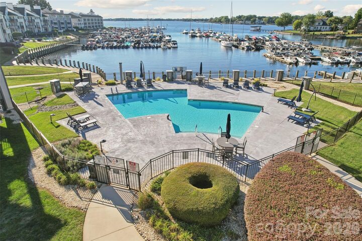 Property Photo: 18819 Vineyard Point Lane NC 28031