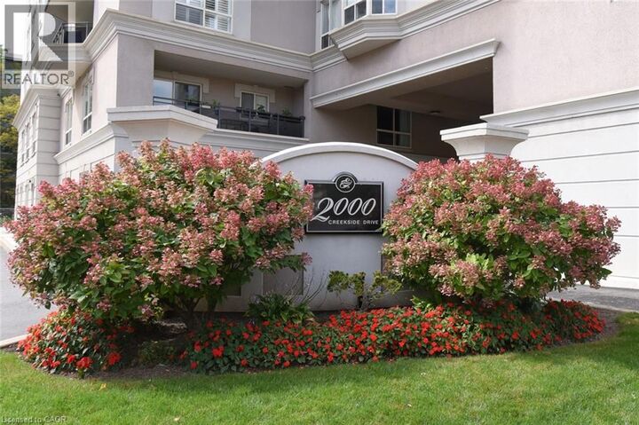 Property Photo: 2000 Creekside Drive Ph 901 ON L9H 7S7