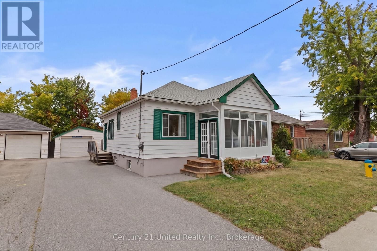 Property Photo:  528 Brioux Avenue  ON K9J 4G7 