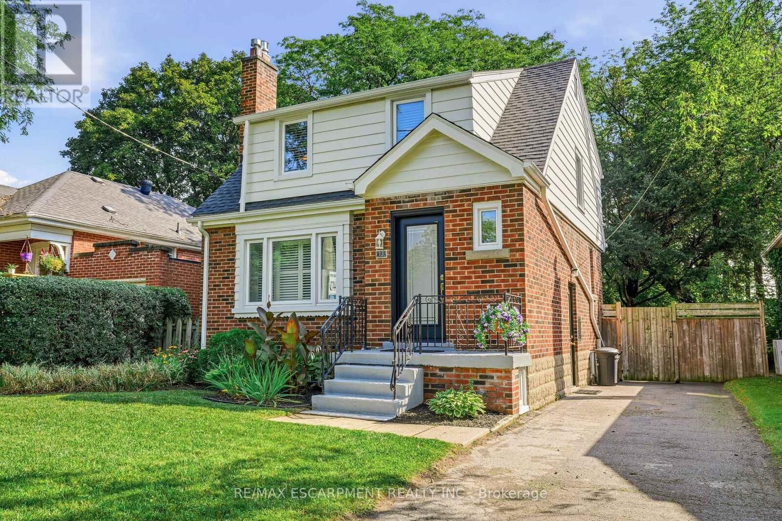 Property Photo: 13 Allan Avenue ON L9H 4N7