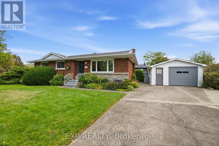Property Photo:  2 Glengrove Circle  ON L2T 2Y9 