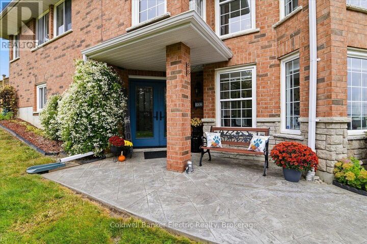 Property Photo:  102 Hampton Crescent  ON K0K 2X0 