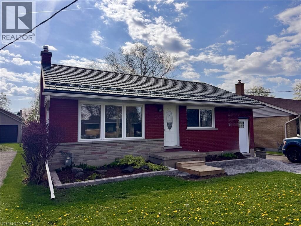 Property Photo:  185 Franklin Street South Lower  ON N2C 1R8 