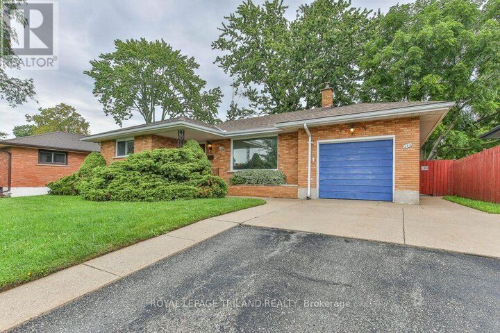 Property Photo:  242 Burlington Street  ON N5Z 3W5 