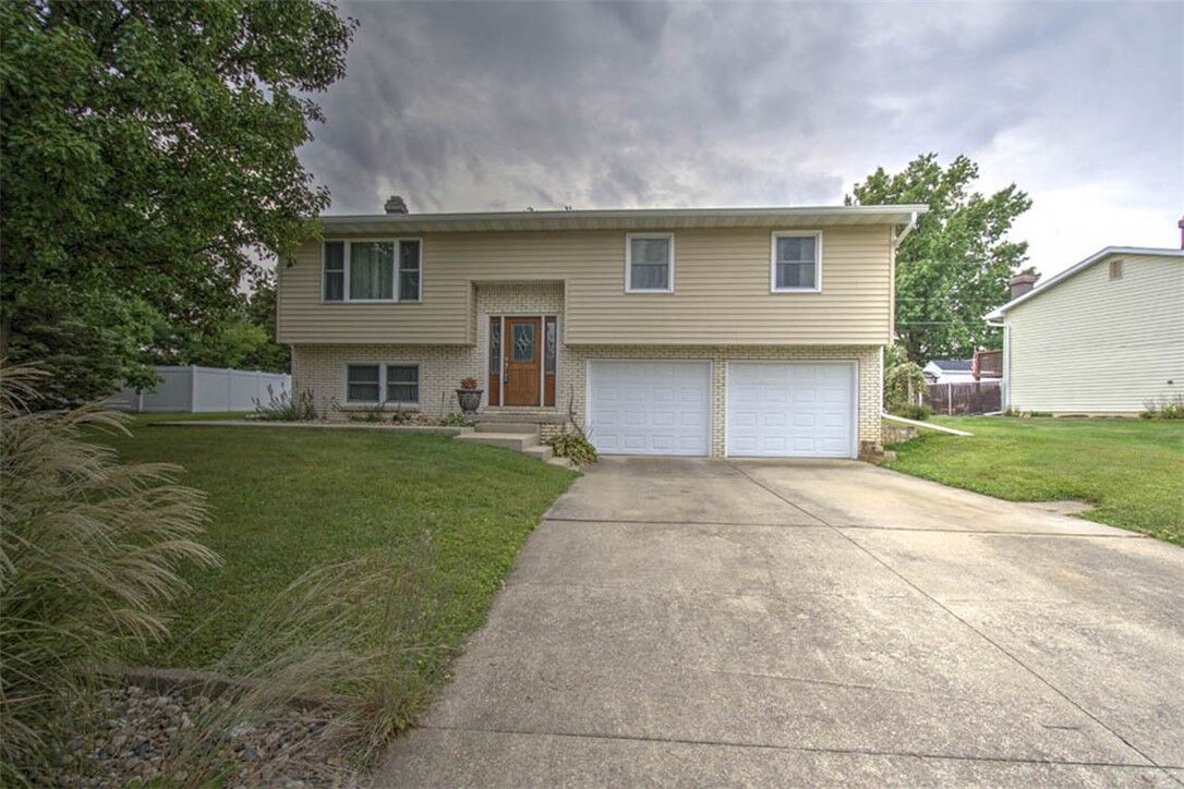 Property Photo:  1325 Nolan Court  IL 62549 
