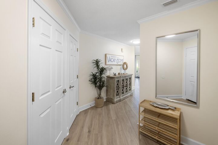 Property Photo: 5232 Tivoli Drive 5232 FL 32550