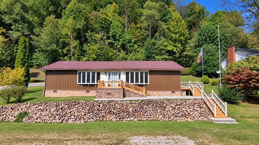 Property Photo: 1050 Clevinger Branch KY 41501