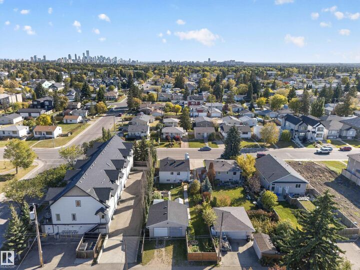 Property Photo:  9246 154 Street NW  AB T5R 1T5 