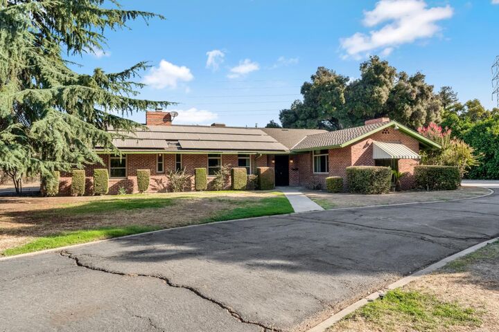 Property Photo:  5309 E White Avenue  CA 93727 