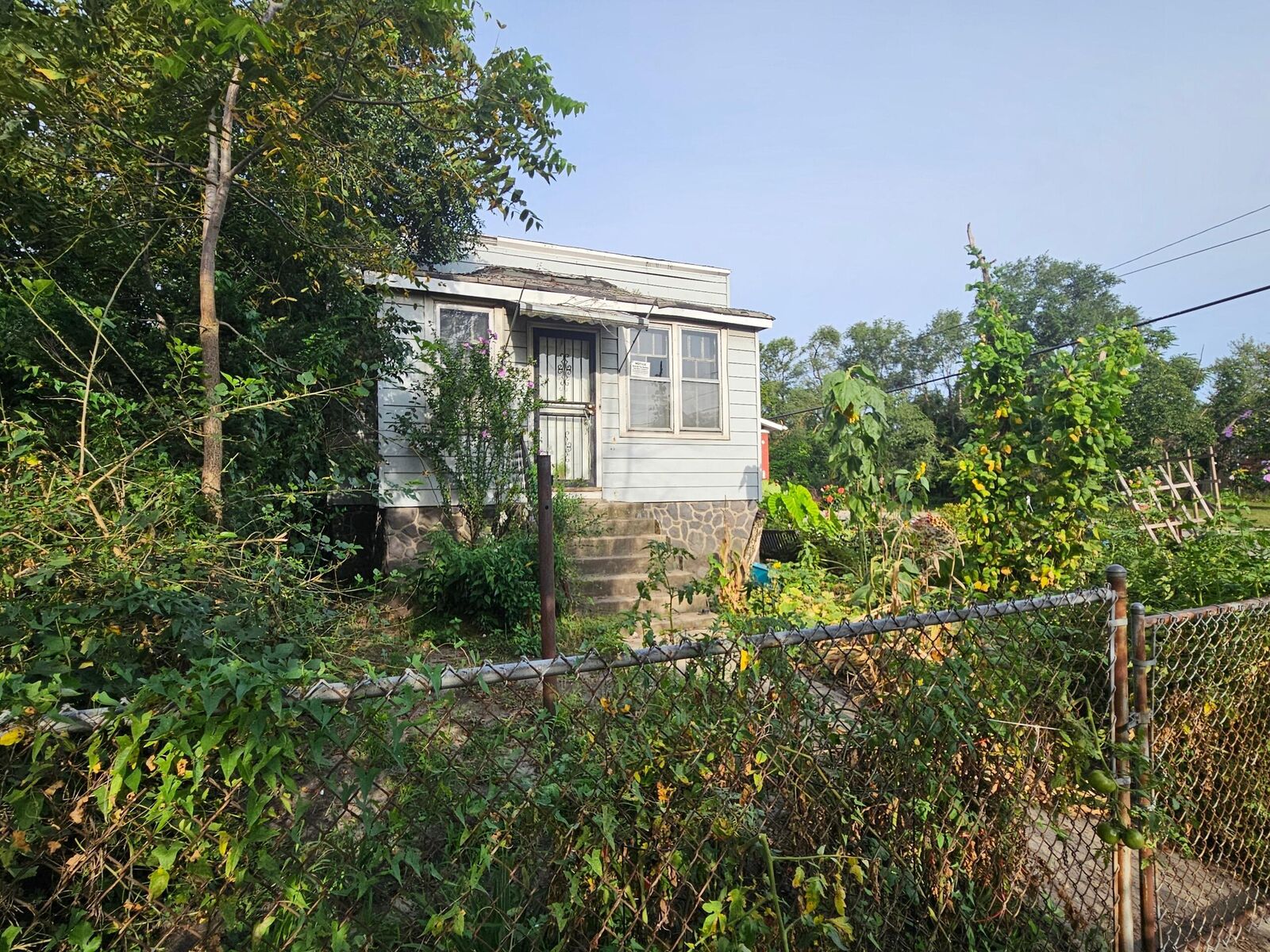 Property Photo:  2404 Connecticut Street  IN 46407 