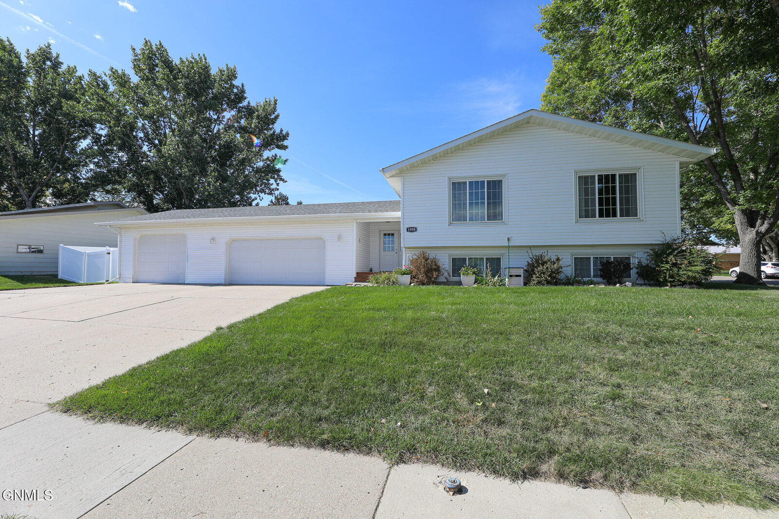 Property Photo:  1998 20th Street  ND 58501 