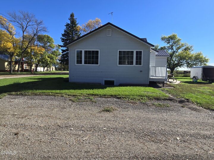Property Photo:  206 3rd Street  ND 58581 