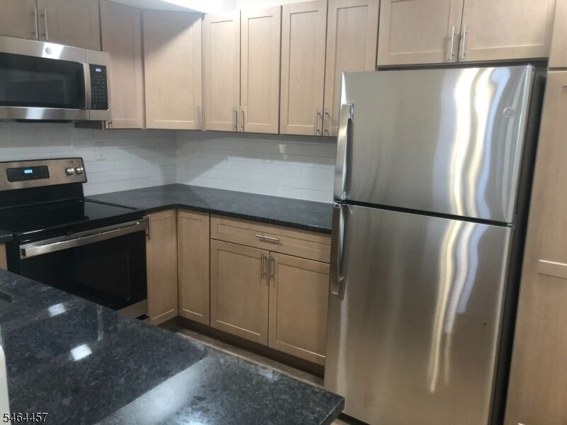 Property Photo:  12 Elm Street 8  NJ 07042 