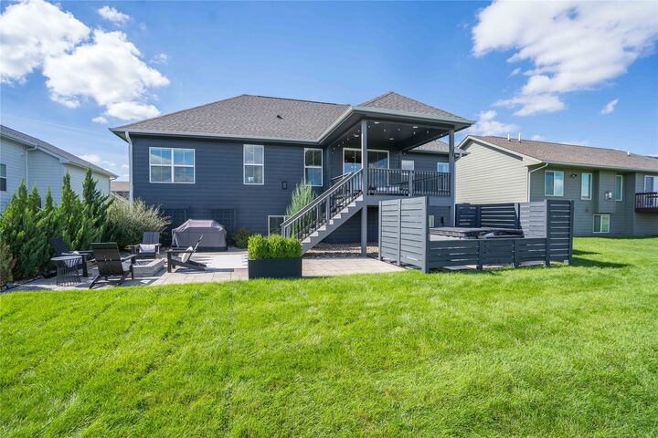 Property Photo:  2205 NW Greenwood Street  IA 50023 