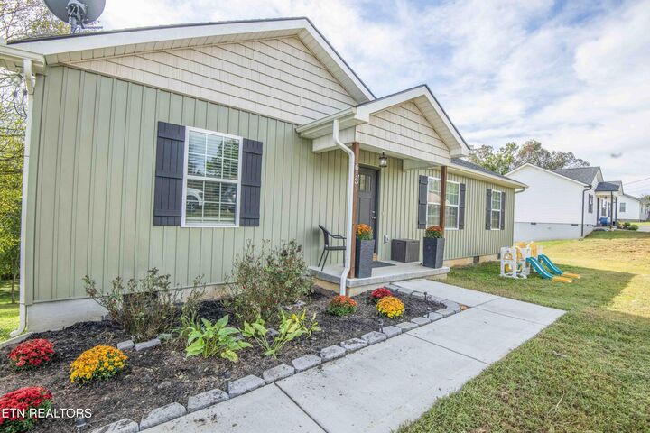 Property Photo: 613 Glendale Ave TN 37716