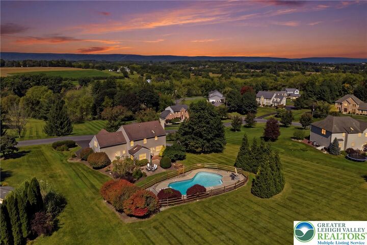 Property Photo:  407 Danielle Drive  PA 18064 