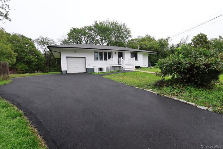 Property Photo:  1537 Agate Street  NY 11706 