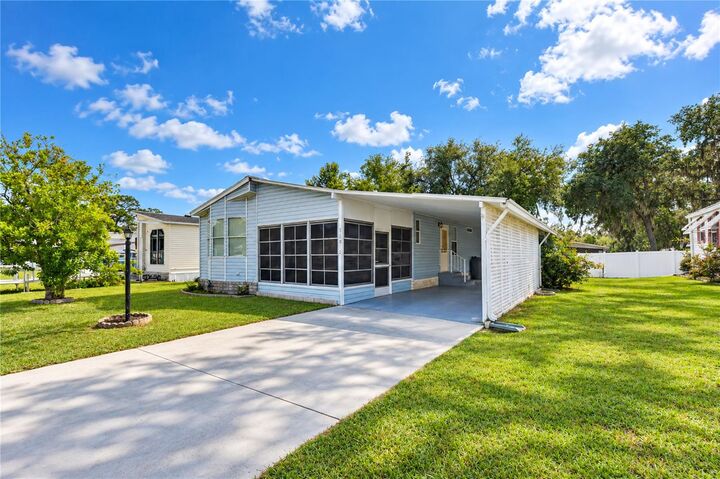 Property Photo:  38012 Lawanda Loop  FL 33542 